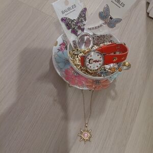 45 Piece Jewlery Jar In Floral China Teacup